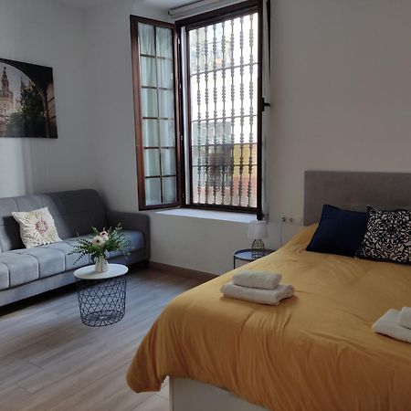 Ferienwohnung Estudio Moderno Con Opcion De Garaje Sevilla Exterior foto